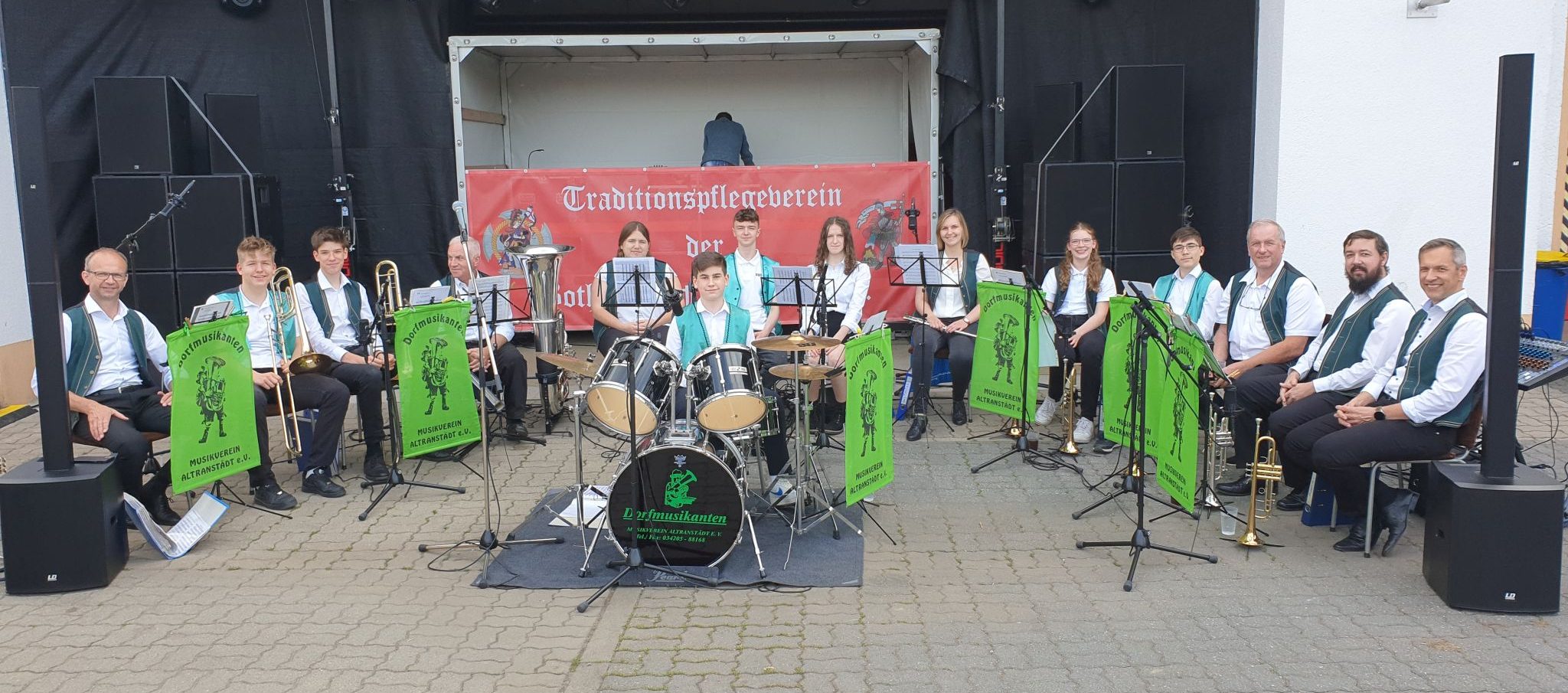 Kapelle sitzend zum Konzert in Bothfeld 2024
